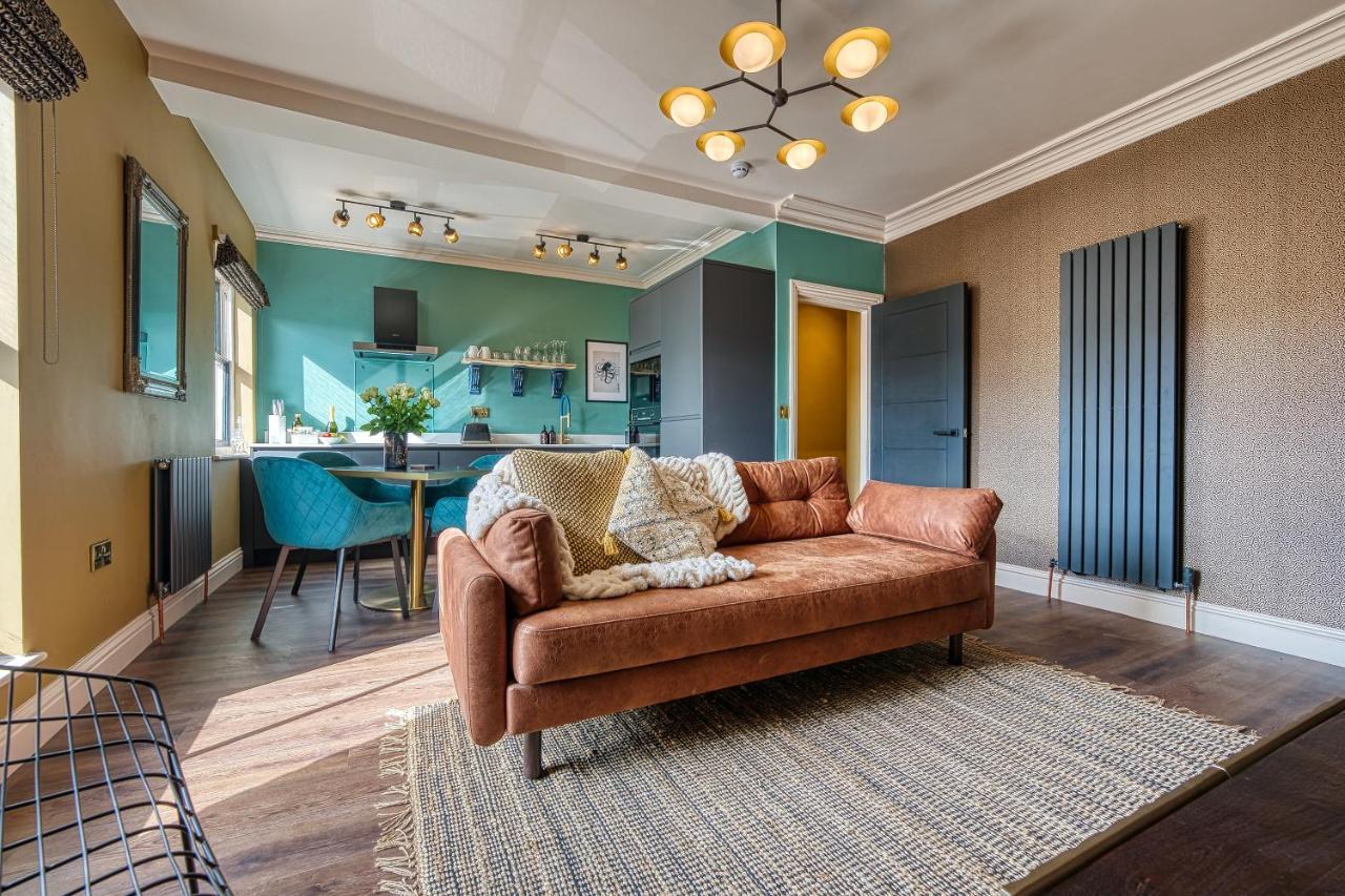 Casa Del Artista - Luxury Apartments, Уитби Экстерьер фото