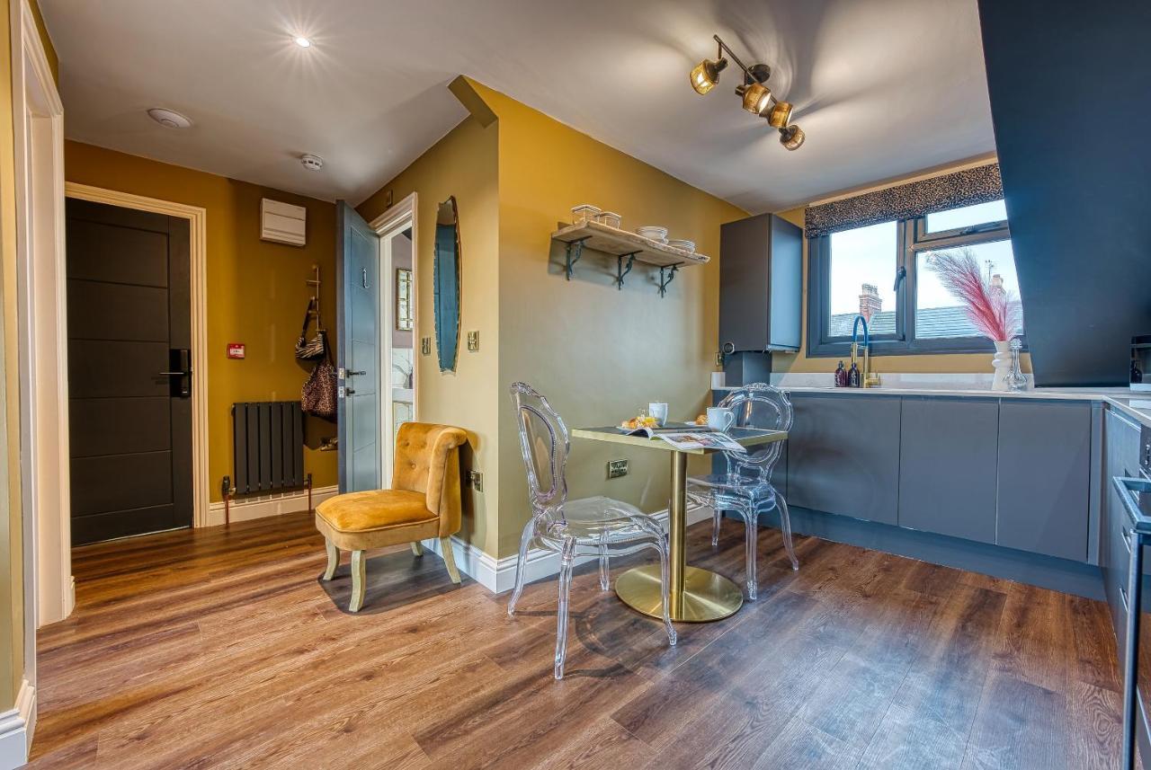 Casa Del Artista - Luxury Apartments, Уитби Экстерьер фото