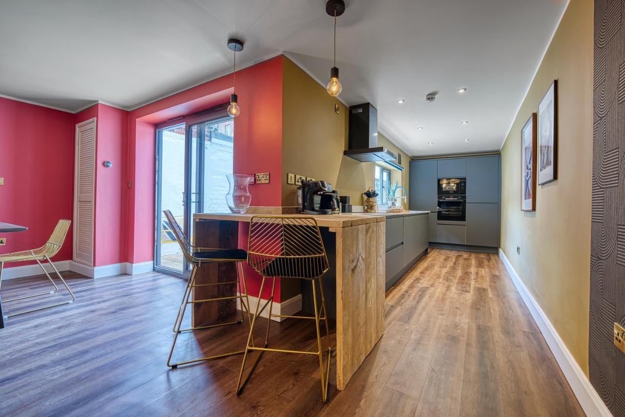 Casa Del Artista - Luxury Apartments, Уитби Экстерьер фото