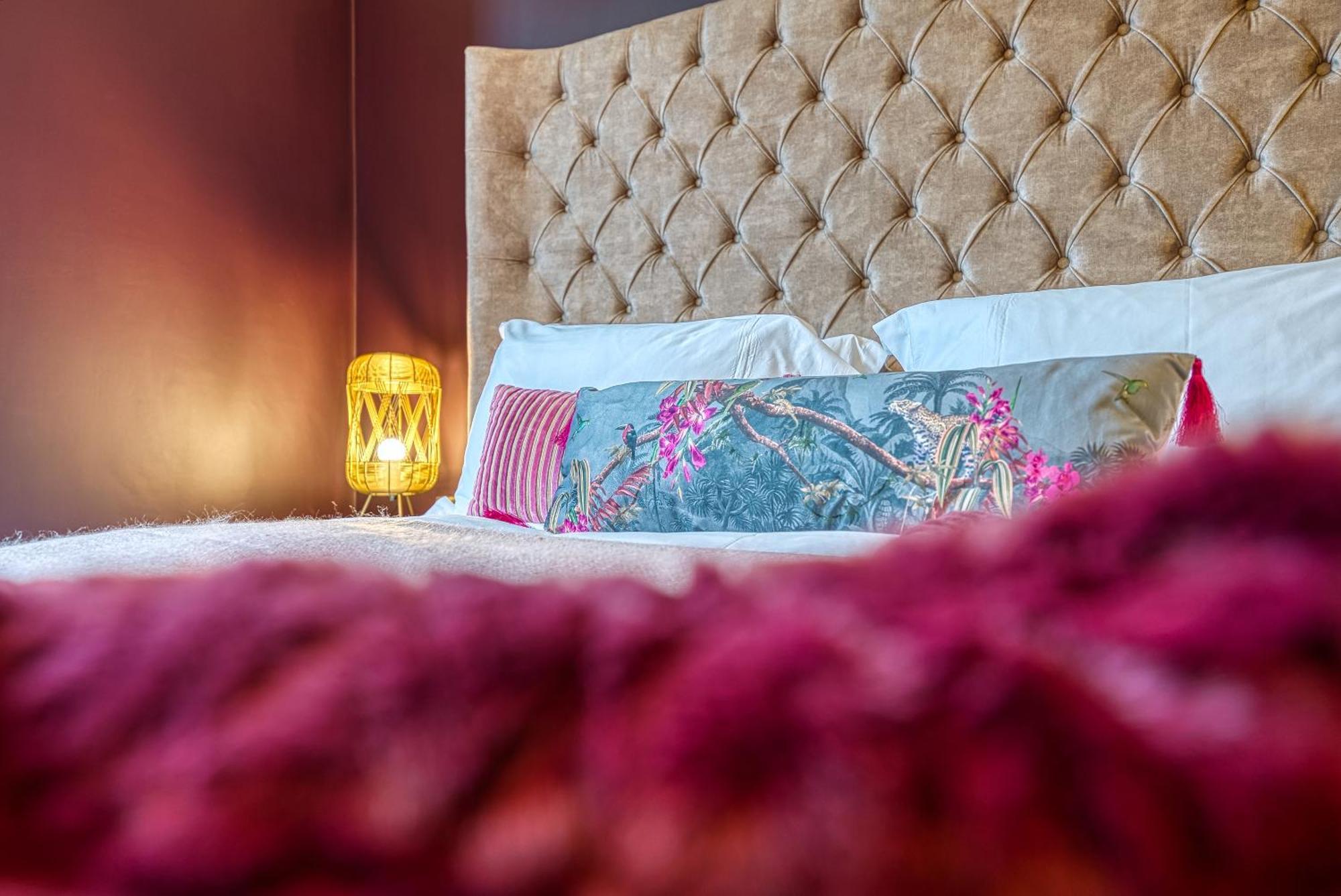Casa Del Artista - Luxury Apartments, Уитби Номер фото